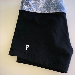 Reversible Ivviva  shorts size 14(kids)